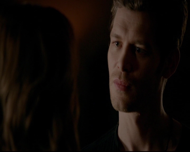 VampireDiariesWorld-dot-nl_TheOriginals_3x13HeartShapedBox0088.jpg