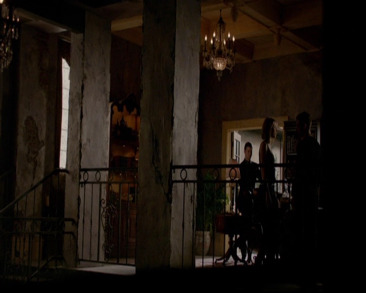 VampireDiariesWorld-dot-nl_TheOriginals_3x13HeartShapedBox0090.jpg