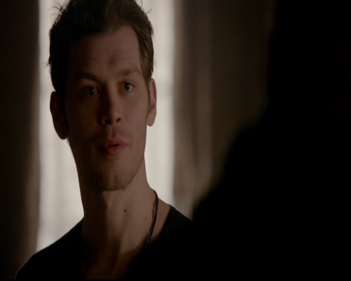 VampireDiariesWorld-dot-nl_TheOriginals_3x13HeartShapedBox0107.jpg