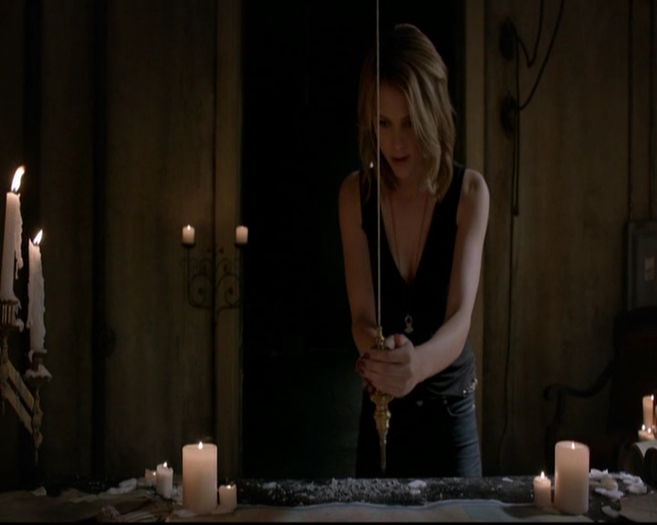 VampireDiariesWorld-dot-nl_TheOriginals_3x13HeartShapedBox0138.jpg