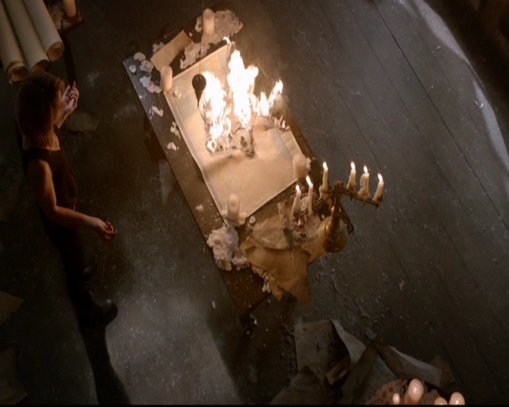 VampireDiariesWorld-dot-nl_TheOriginals_3x13HeartShapedBox0153.jpg