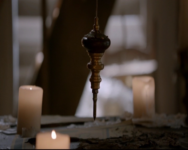 VampireDiariesWorld-dot-nl_TheOriginals_3x13HeartShapedBox0160.jpg