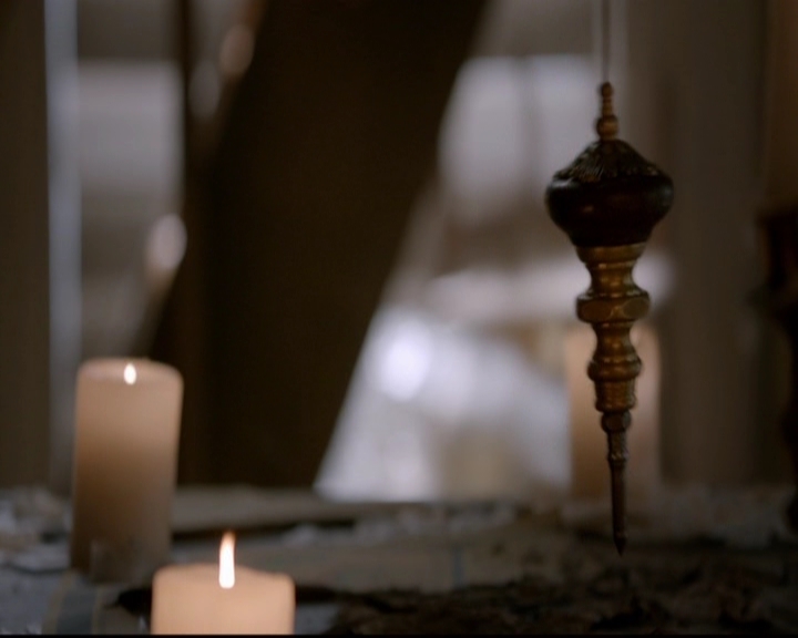 VampireDiariesWorld-dot-nl_TheOriginals_3x13HeartShapedBox0161.jpg