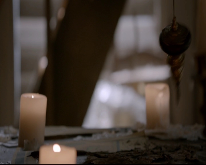 VampireDiariesWorld-dot-nl_TheOriginals_3x13HeartShapedBox0164.jpg