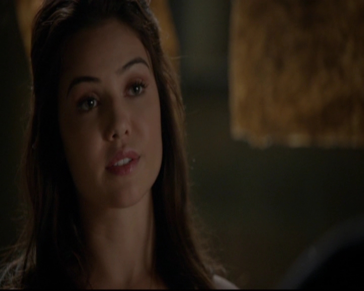 VampireDiariesWorld-dot-nl_TheOriginals_3x13HeartShapedBox0201.jpg