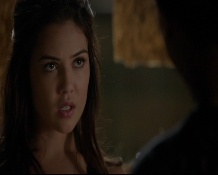 VampireDiariesWorld-dot-nl_TheOriginals_3x13HeartShapedBox0221.jpg