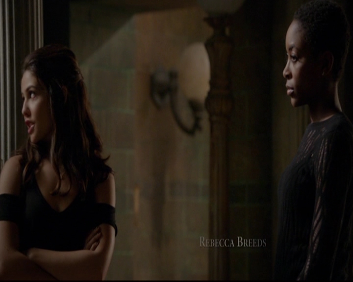 VampireDiariesWorld-dot-nl_TheOriginals_3x13HeartShapedBox0223.jpg