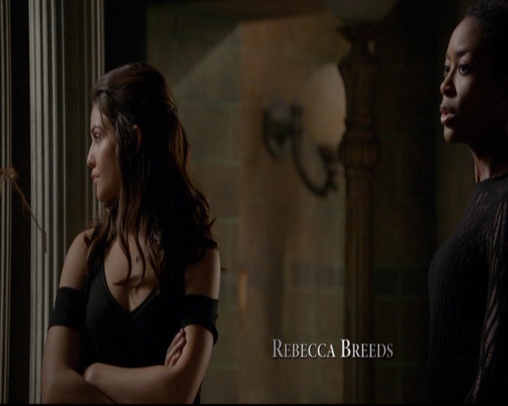 VampireDiariesWorld-dot-nl_TheOriginals_3x13HeartShapedBox0224.jpg