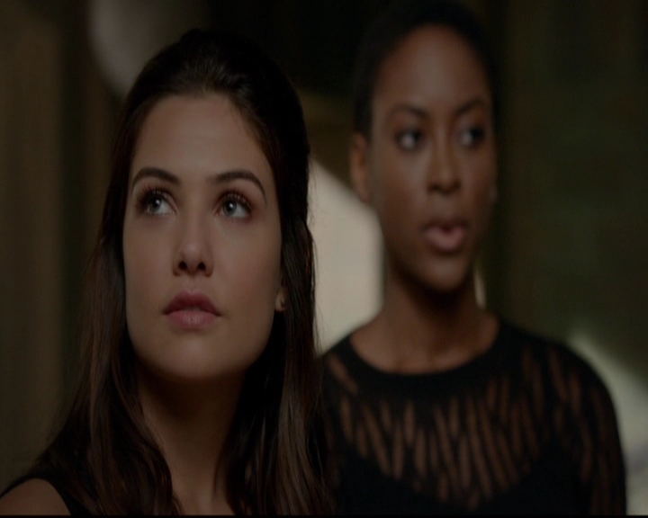 VampireDiariesWorld-dot-nl_TheOriginals_3x13HeartShapedBox0245.jpg