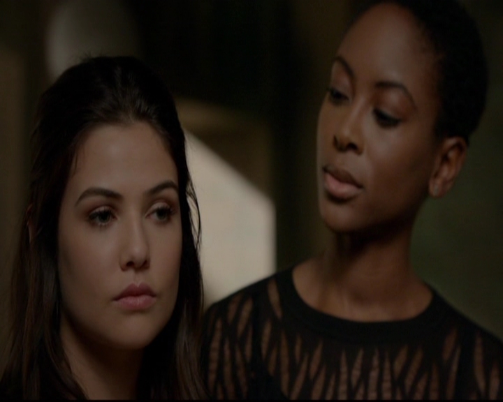 VampireDiariesWorld-dot-nl_TheOriginals_3x13HeartShapedBox0248.jpg