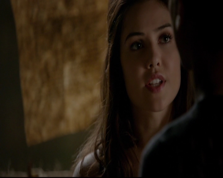 VampireDiariesWorld-dot-nl_TheOriginals_3x13HeartShapedBox0258.jpg