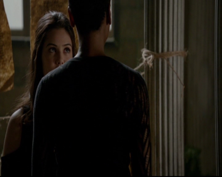 VampireDiariesWorld-dot-nl_TheOriginals_3x13HeartShapedBox0269.jpg