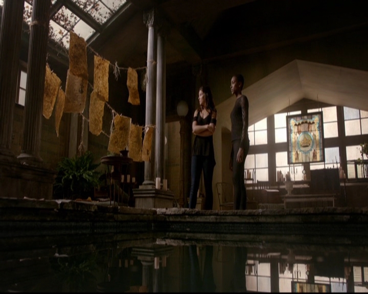 VampireDiariesWorld-dot-nl_TheOriginals_3x13HeartShapedBox0270.jpg