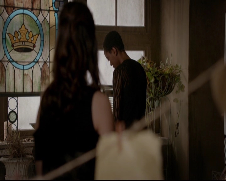 VampireDiariesWorld-dot-nl_TheOriginals_3x13HeartShapedBox0282.jpg