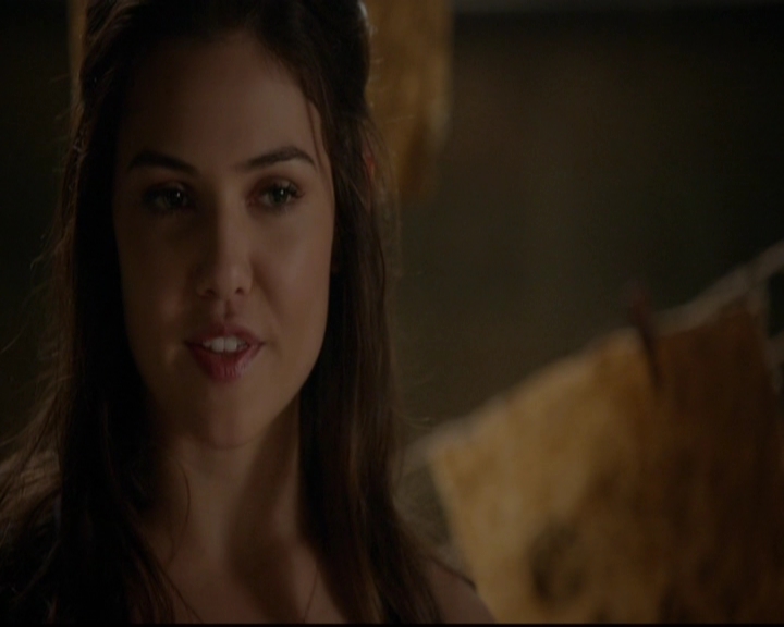 VampireDiariesWorld-dot-nl_TheOriginals_3x13HeartShapedBox0304.jpg