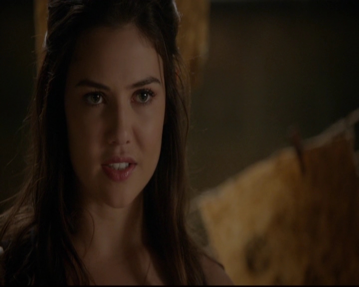 VampireDiariesWorld-dot-nl_TheOriginals_3x13HeartShapedBox0306.jpg