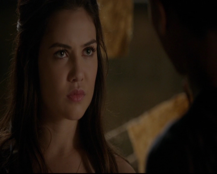 VampireDiariesWorld-dot-nl_TheOriginals_3x13HeartShapedBox0314.jpg