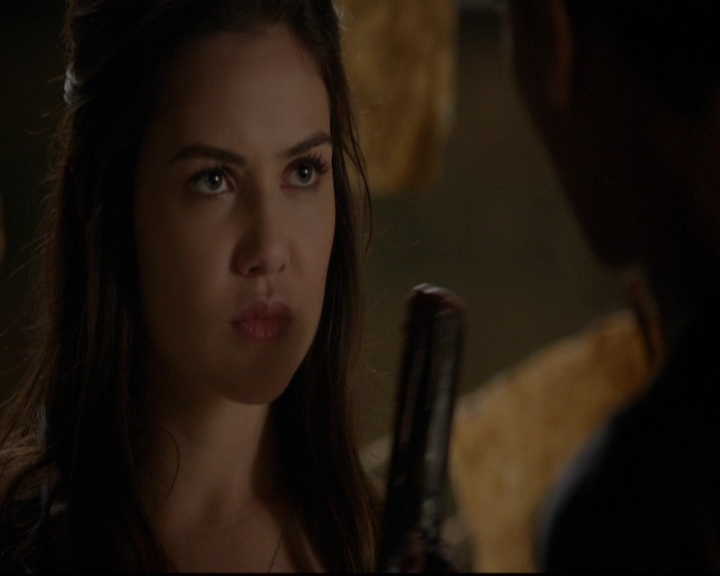 VampireDiariesWorld-dot-nl_TheOriginals_3x13HeartShapedBox0315.jpg