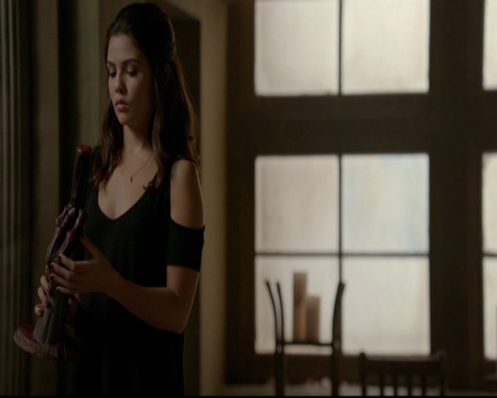 VampireDiariesWorld-dot-nl_TheOriginals_3x13HeartShapedBox0320.jpg