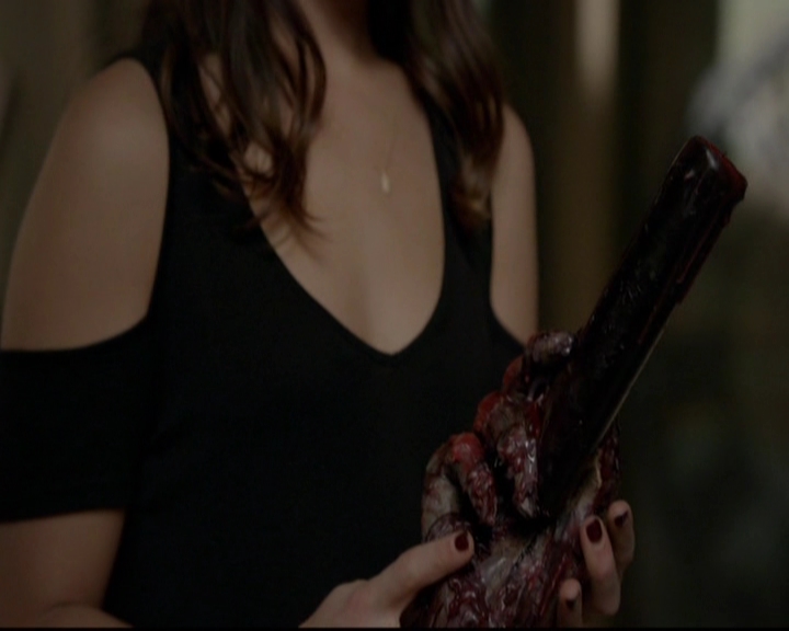 VampireDiariesWorld-dot-nl_TheOriginals_3x13HeartShapedBox0323.jpg