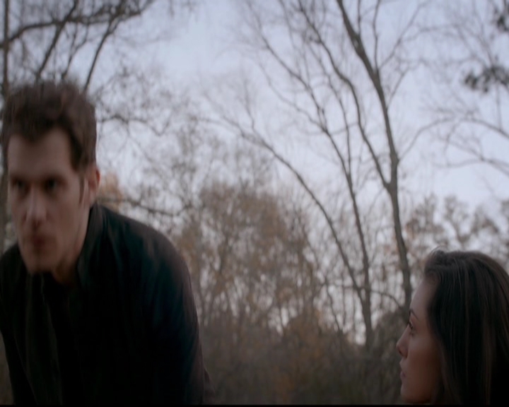 VampireDiariesWorld-dot-nl_TheOriginals_3x13HeartShapedBox0335.jpg