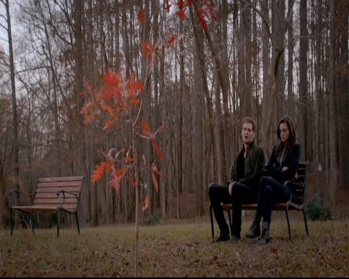 VampireDiariesWorld-dot-nl_TheOriginals_3x13HeartShapedBox0341.jpg