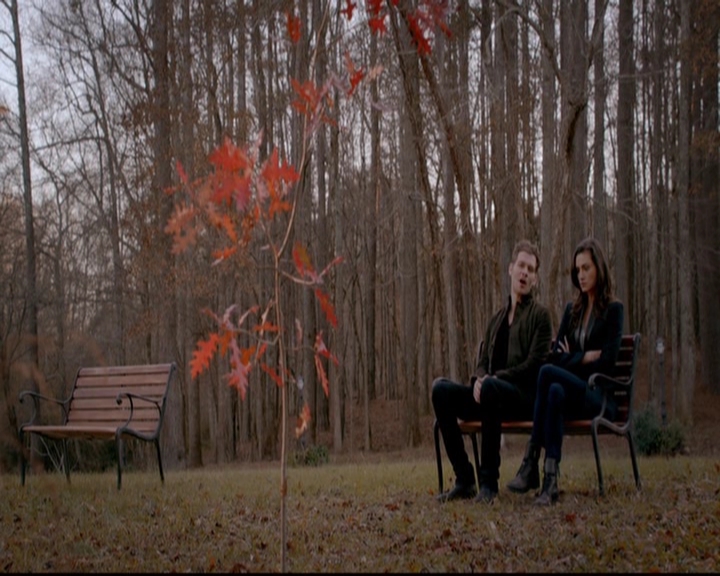 VampireDiariesWorld-dot-nl_TheOriginals_3x13HeartShapedBox0342.jpg