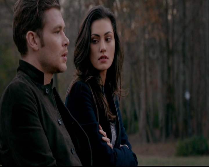 VampireDiariesWorld-dot-nl_TheOriginals_3x13HeartShapedBox0347.jpg