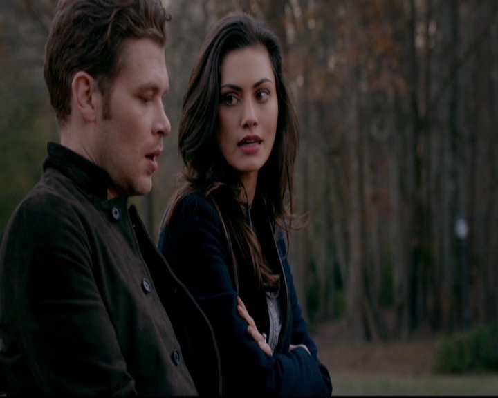 VampireDiariesWorld-dot-nl_TheOriginals_3x13HeartShapedBox0348.jpg