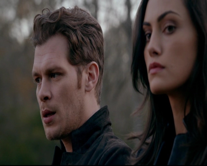 VampireDiariesWorld-dot-nl_TheOriginals_3x13HeartShapedBox0351.jpg