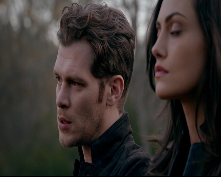 VampireDiariesWorld-dot-nl_TheOriginals_3x13HeartShapedBox0354.jpg