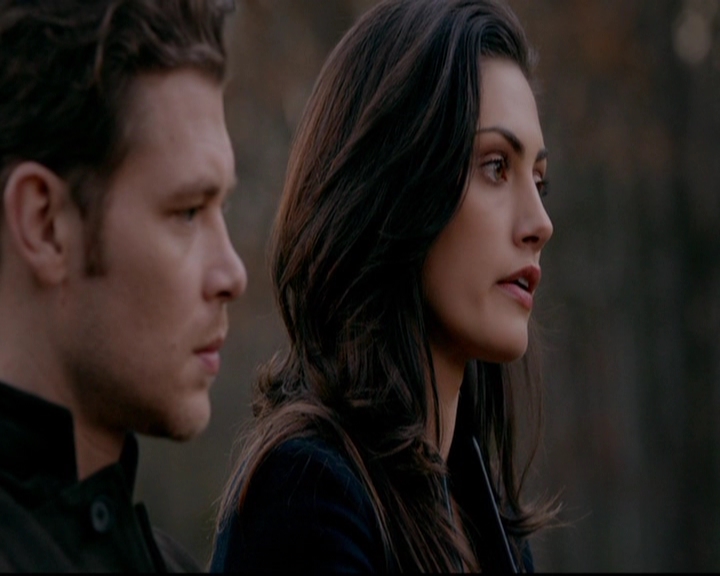 VampireDiariesWorld-dot-nl_TheOriginals_3x13HeartShapedBox0356.jpg