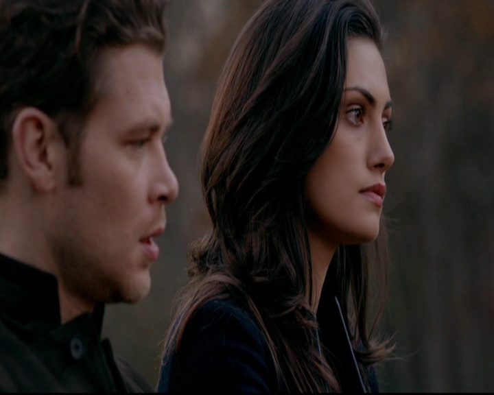 VampireDiariesWorld-dot-nl_TheOriginals_3x13HeartShapedBox0362.jpg