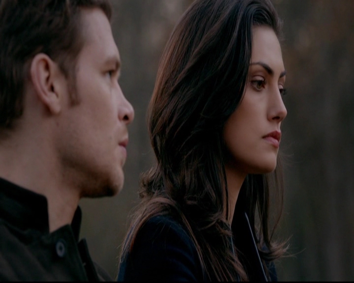 VampireDiariesWorld-dot-nl_TheOriginals_3x13HeartShapedBox0364.jpg