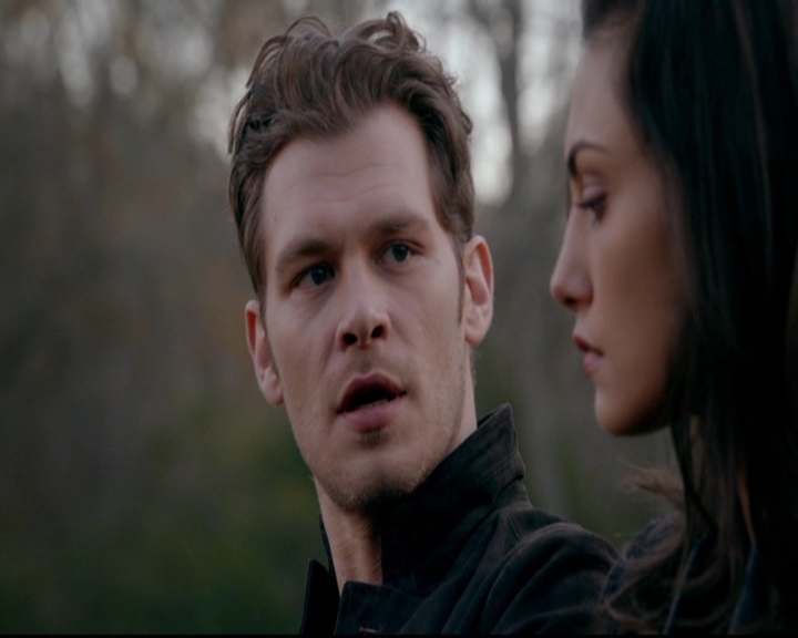 VampireDiariesWorld-dot-nl_TheOriginals_3x13HeartShapedBox0367.jpg