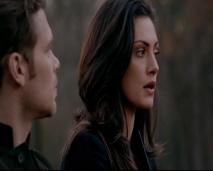 VampireDiariesWorld-dot-nl_TheOriginals_3x13HeartShapedBox0374.jpg