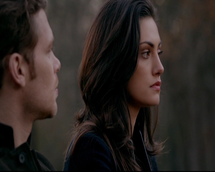 VampireDiariesWorld-dot-nl_TheOriginals_3x13HeartShapedBox0375.jpg