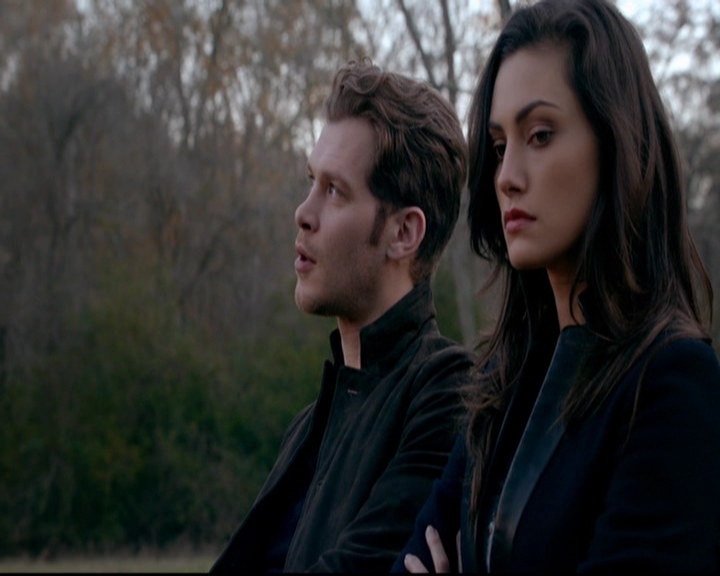 VampireDiariesWorld-dot-nl_TheOriginals_3x13HeartShapedBox0378.jpg