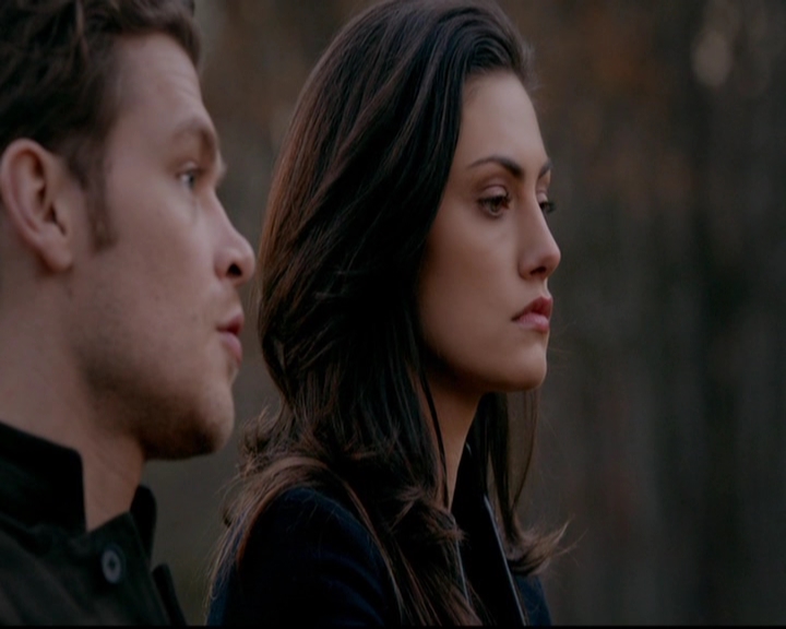 VampireDiariesWorld-dot-nl_TheOriginals_3x13HeartShapedBox0380.jpg