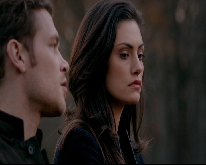 VampireDiariesWorld-dot-nl_TheOriginals_3x13HeartShapedBox0381.jpg