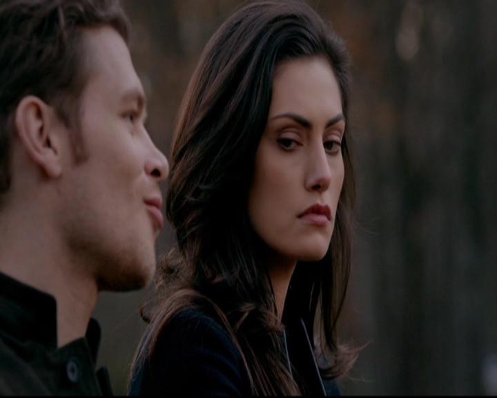 VampireDiariesWorld-dot-nl_TheOriginals_3x13HeartShapedBox0383.jpg