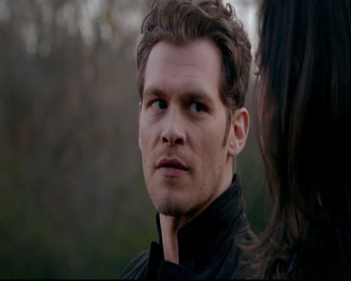 VampireDiariesWorld-dot-nl_TheOriginals_3x13HeartShapedBox0386.jpg