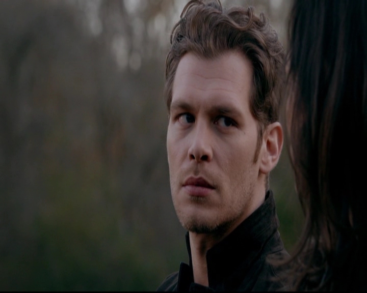 VampireDiariesWorld-dot-nl_TheOriginals_3x13HeartShapedBox0391.jpg