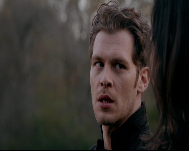 VampireDiariesWorld-dot-nl_TheOriginals_3x13HeartShapedBox0393.jpg