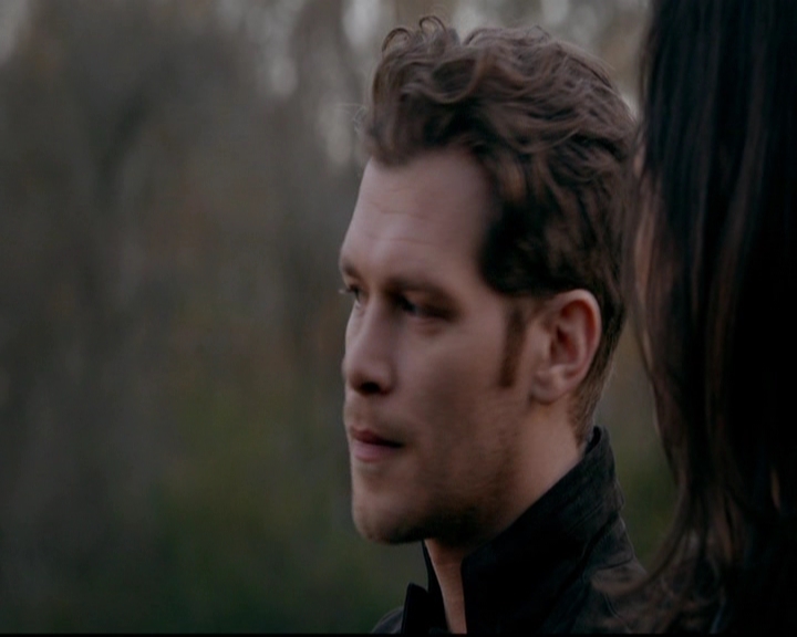 VampireDiariesWorld-dot-nl_TheOriginals_3x13HeartShapedBox0394.jpg