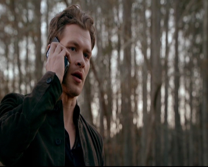 VampireDiariesWorld-dot-nl_TheOriginals_3x13HeartShapedBox0418.jpg