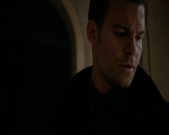 VampireDiariesWorld-dot-nl_TheOriginals_3x13HeartShapedBox0429.jpg