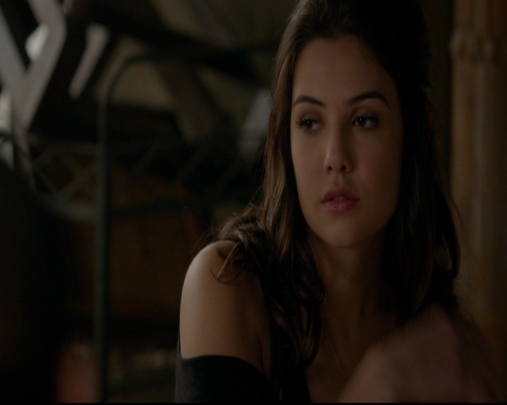 VampireDiariesWorld-dot-nl_TheOriginals_3x13HeartShapedBox0455.jpg