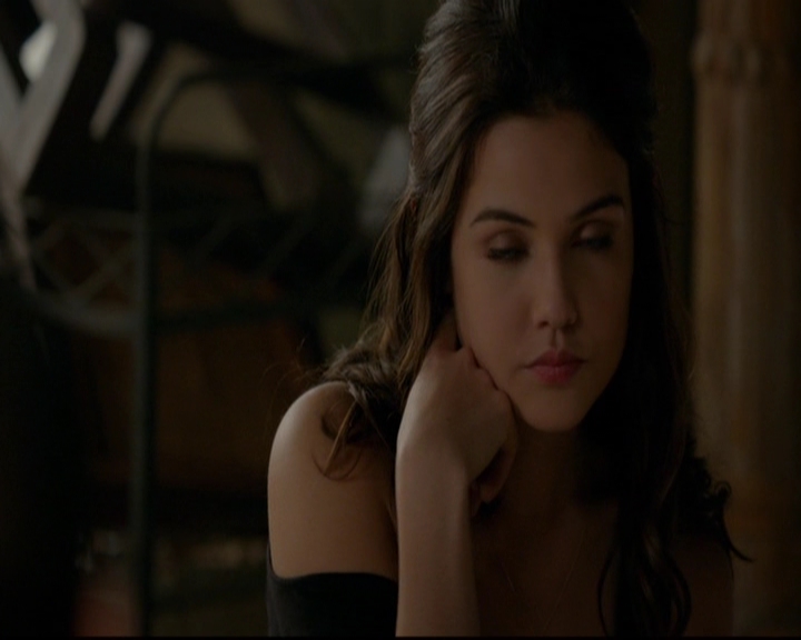 VampireDiariesWorld-dot-nl_TheOriginals_3x13HeartShapedBox0457.jpg