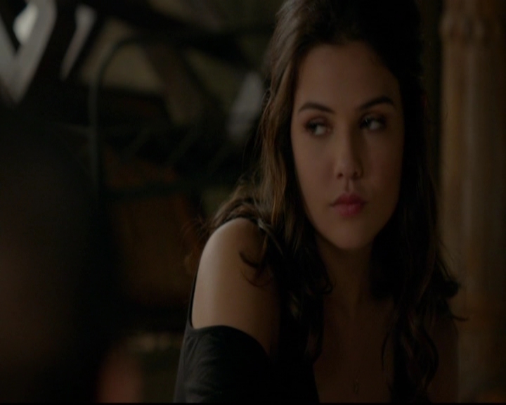 VampireDiariesWorld-dot-nl_TheOriginals_3x13HeartShapedBox0464.jpg